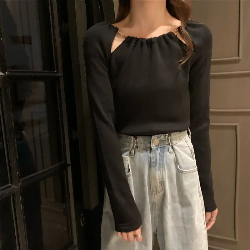 تي شيرت بأكمام طويلة للنساء في ربيع وخريف 2025 تصميم سترة محبوكة بقاعدة جديدة وقمة داخلية عصرية ومتعددة الاستخدامات