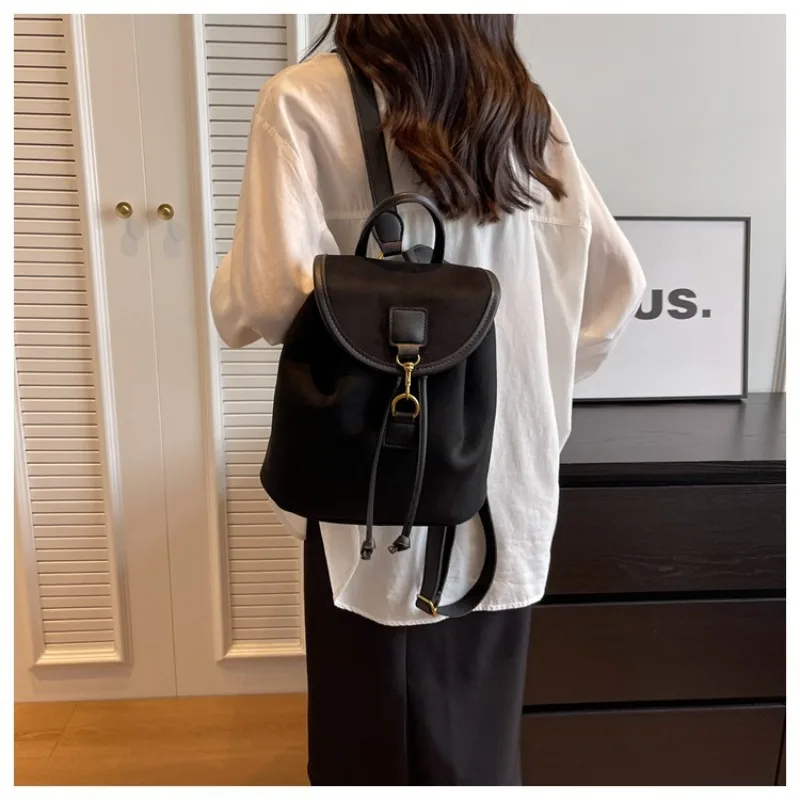 

High-end Large-capacity Backpack 2025 New Women's Foreign Style Bag Korean Fashion Frosted Light Commuter Bag