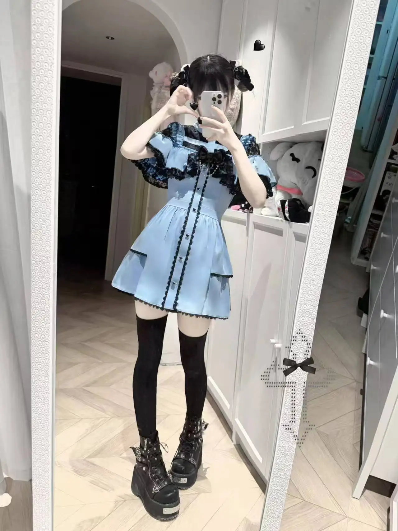 Traje Y2K de estilo japonés Mine producido en masa, minivestido ajustado con cordones y cuello tipo capa de encaje con lazo, pantalones cortos de cintura alta, conjunto de dos piezas para mujer