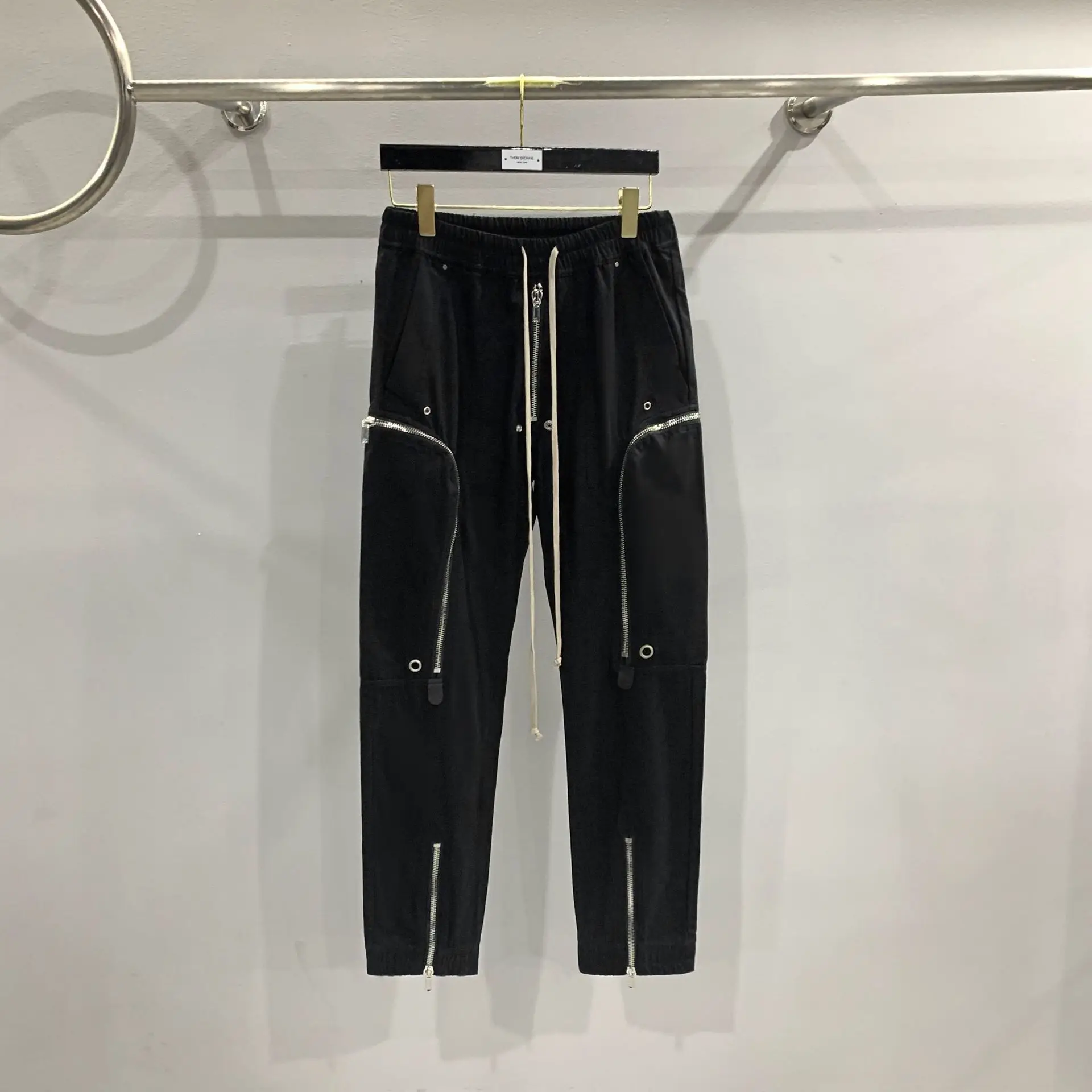 

24ss High Street RICK Men Zippered Work Pants Black Cotton Woven Trousers Slightly Stretchy Drawstring Legs