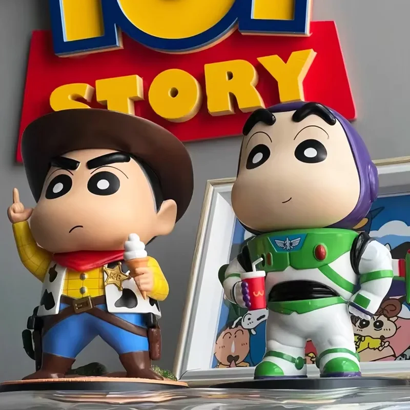 Figuras de Acción de Anime Crayon Xiaoxin, Woody y Buzz Lightyear, Adorno para Coche, Decoración de Escritorio, Estatua Coleccionable, Juguete, Regalo Sorpresa