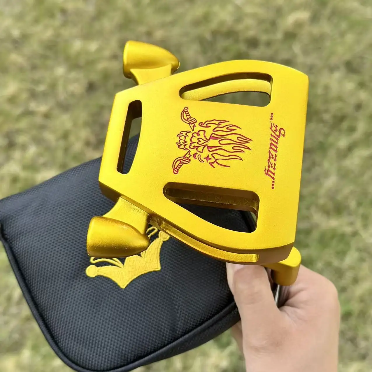 

Ryukyu Golf Putter Men's Putter Big Head Stable Putter Gold Retro Putter 34 inch Putter
