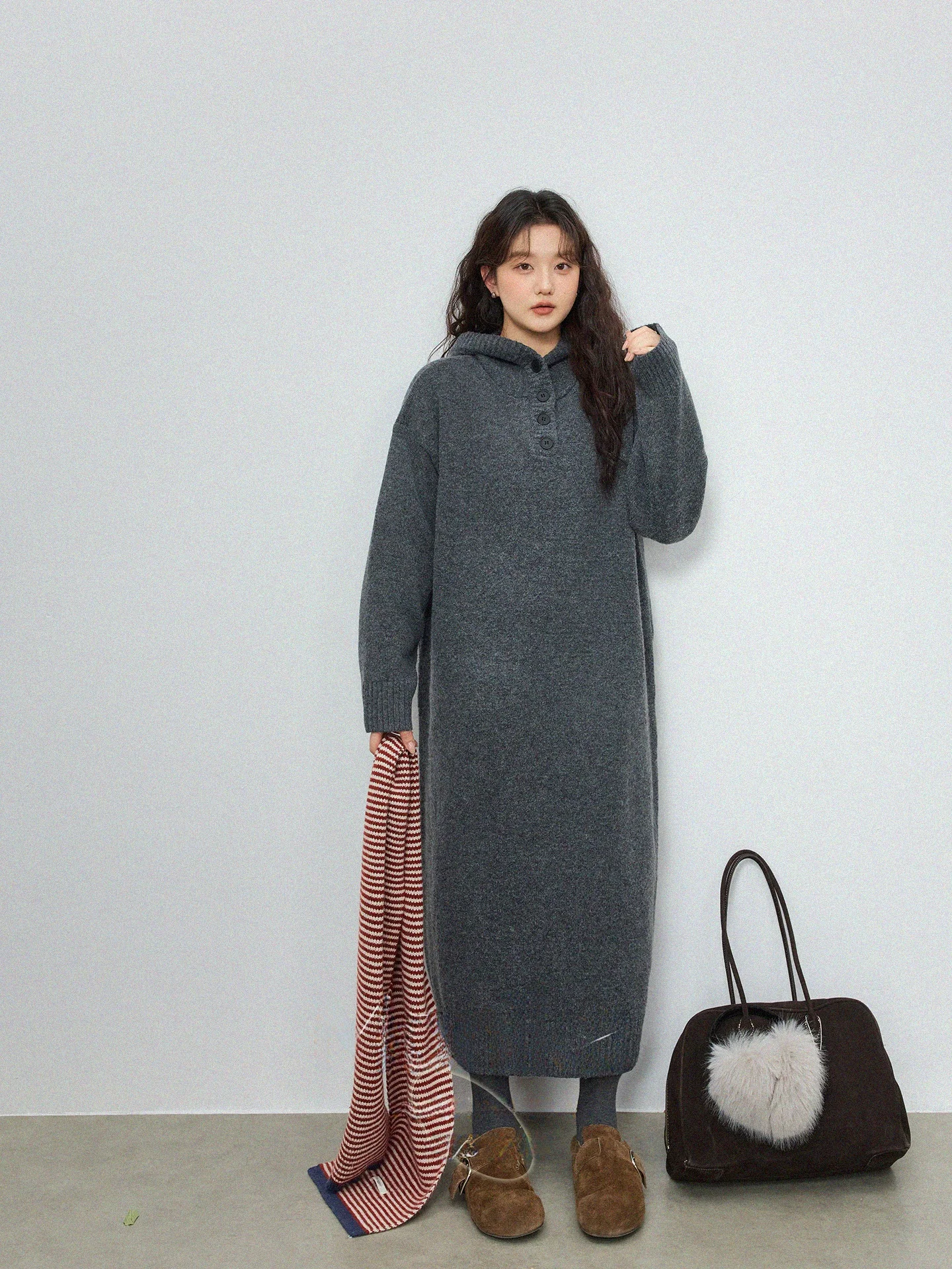 

Новая зимняя трикотажная миди-платье свободного кроя с капюшоном для полных женщин, удобное, с длинным рукавом, повседневное, свободного кроя