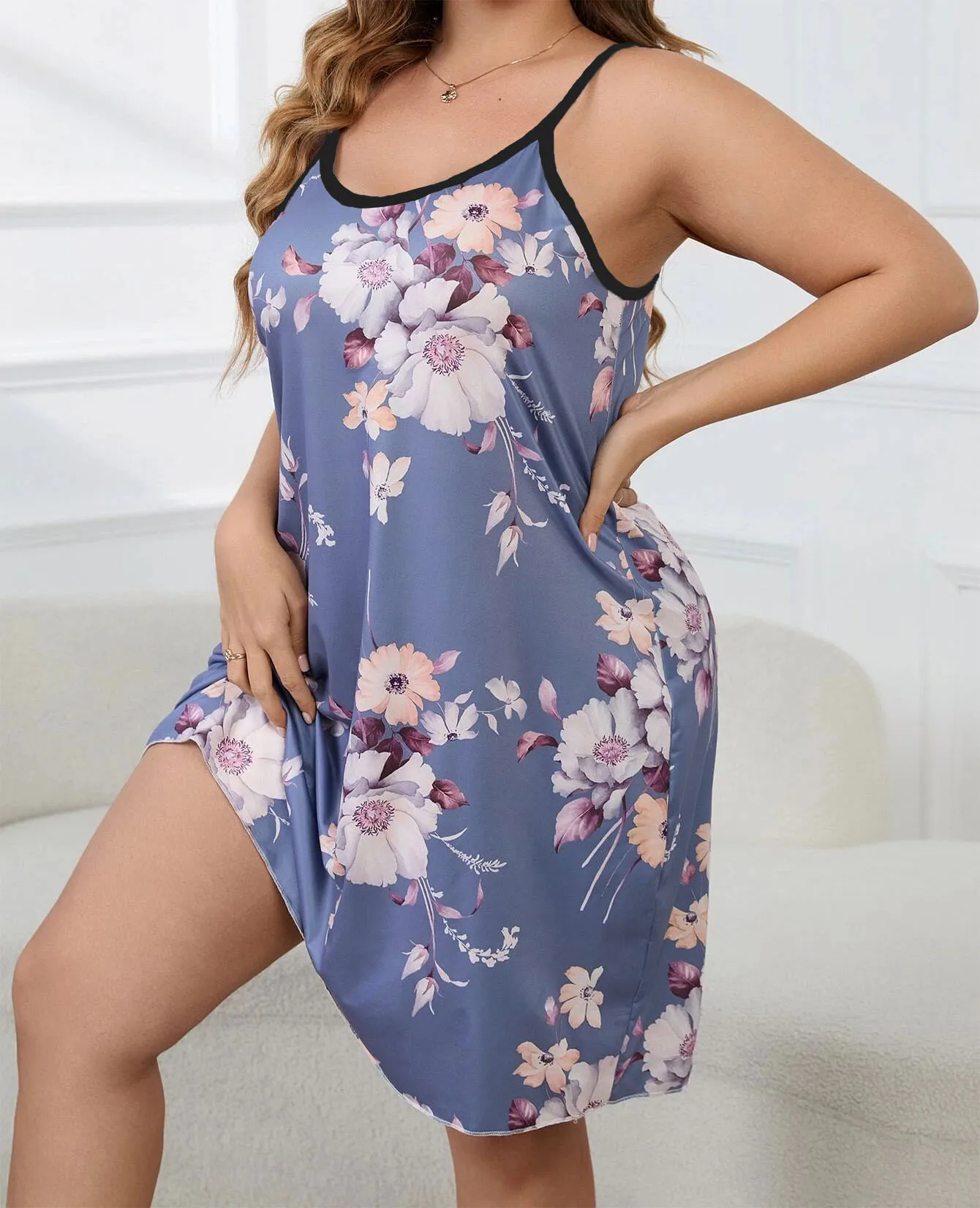 Plus-size damesslaapjurk met spaghettibandjes