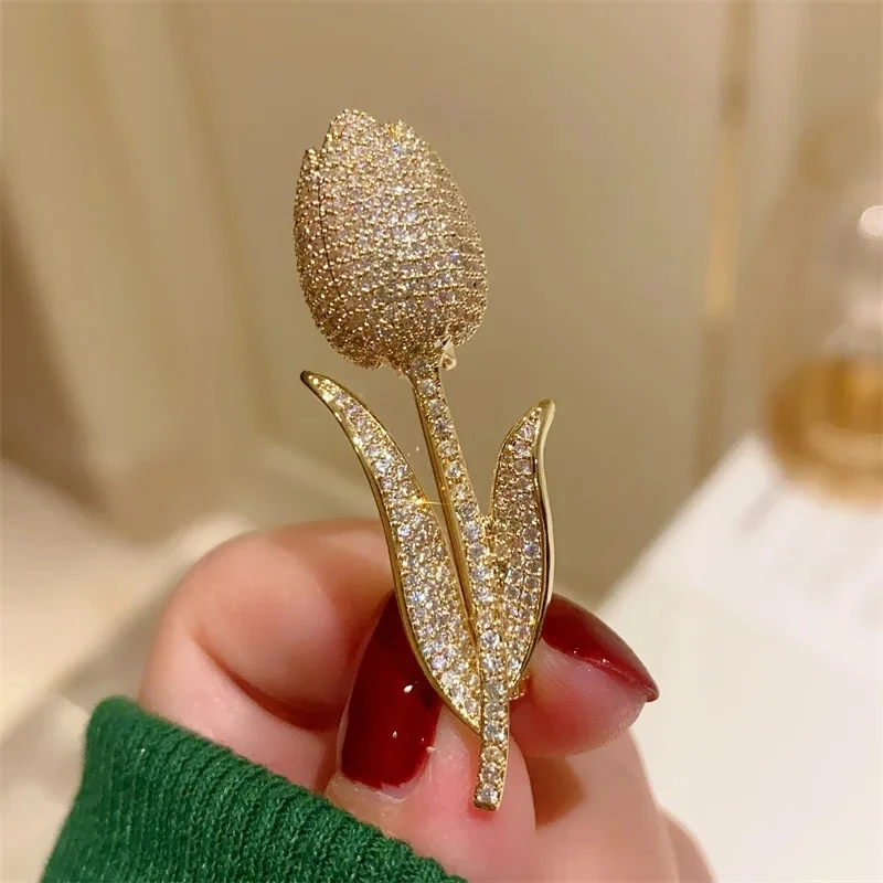 2024 New Full of Rhinestone Tulip Flower Brooch Vintage Fashion Design Clothing Ladies Brooch Metal Lapel Pin Accessories