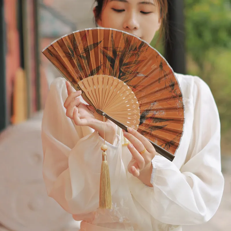 Fan retro cheongsam fan intangible heritage fragrant cloud yarn silk folding fan Chinese style merchandise souvenir