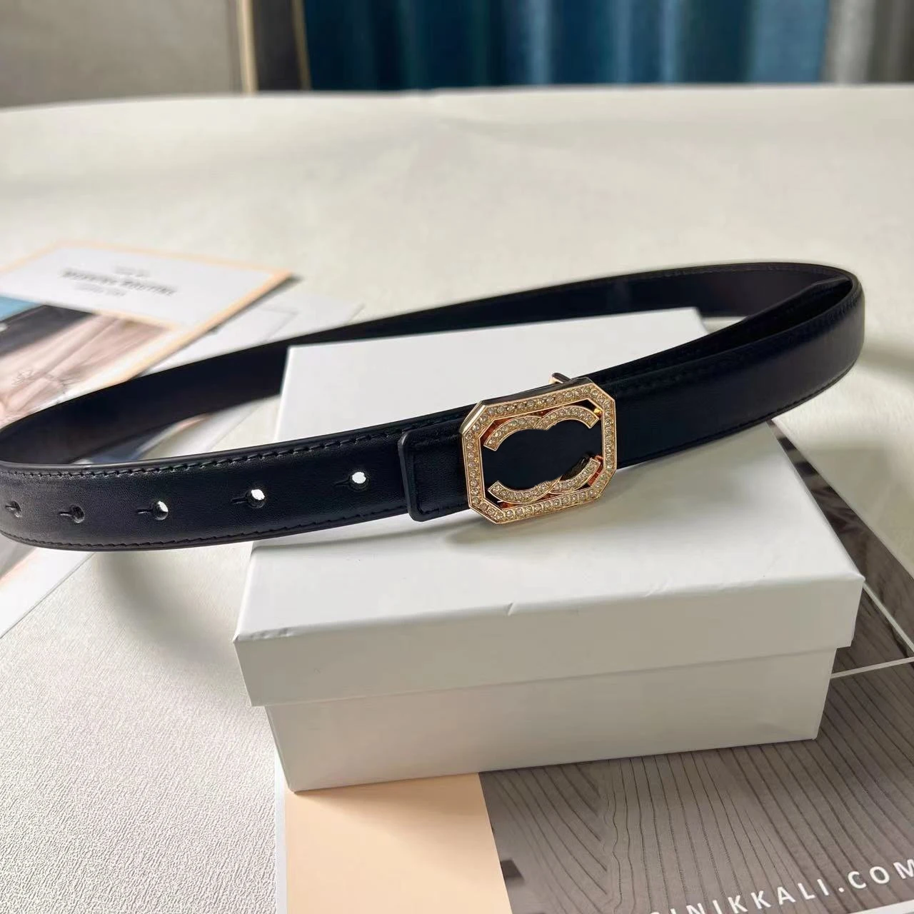 New Fashionable High-end Women's Belt Small Fragrance Letter Rhinestone Metal Buckle Design Versatile ins Slim Jeans Belt