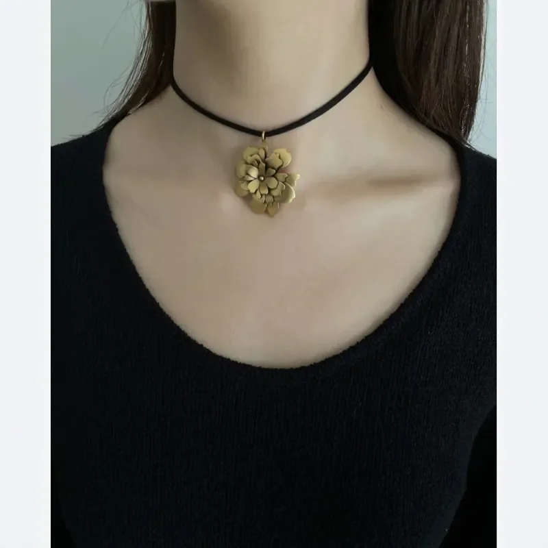 Cross-border European and American light luxury necklace women's adjustable personalized fashion retro three-dimensional