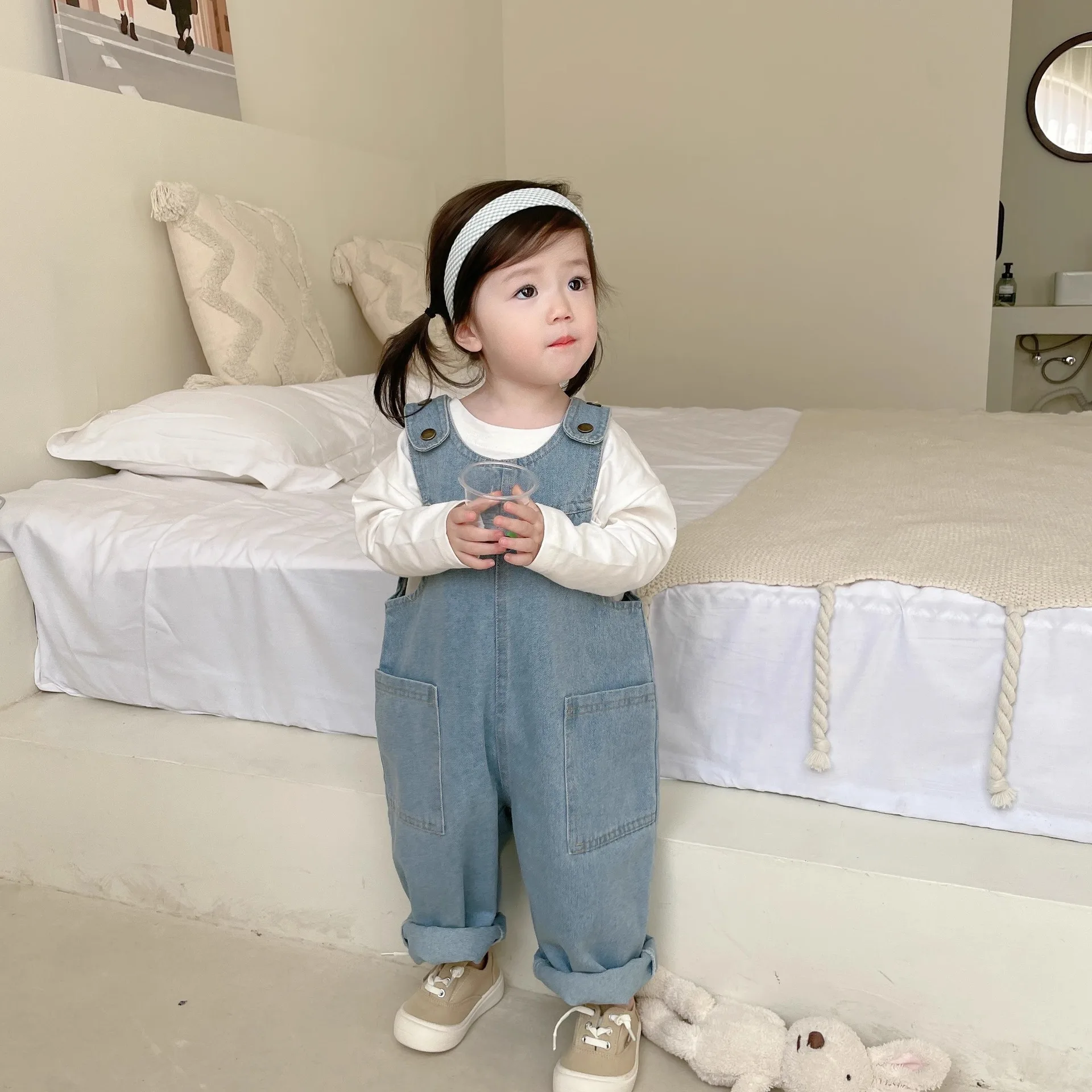 Childrens Overalls Spring and Autumn Product 2025 Denim Baby Casual Versatile Fashionable Loose Pants