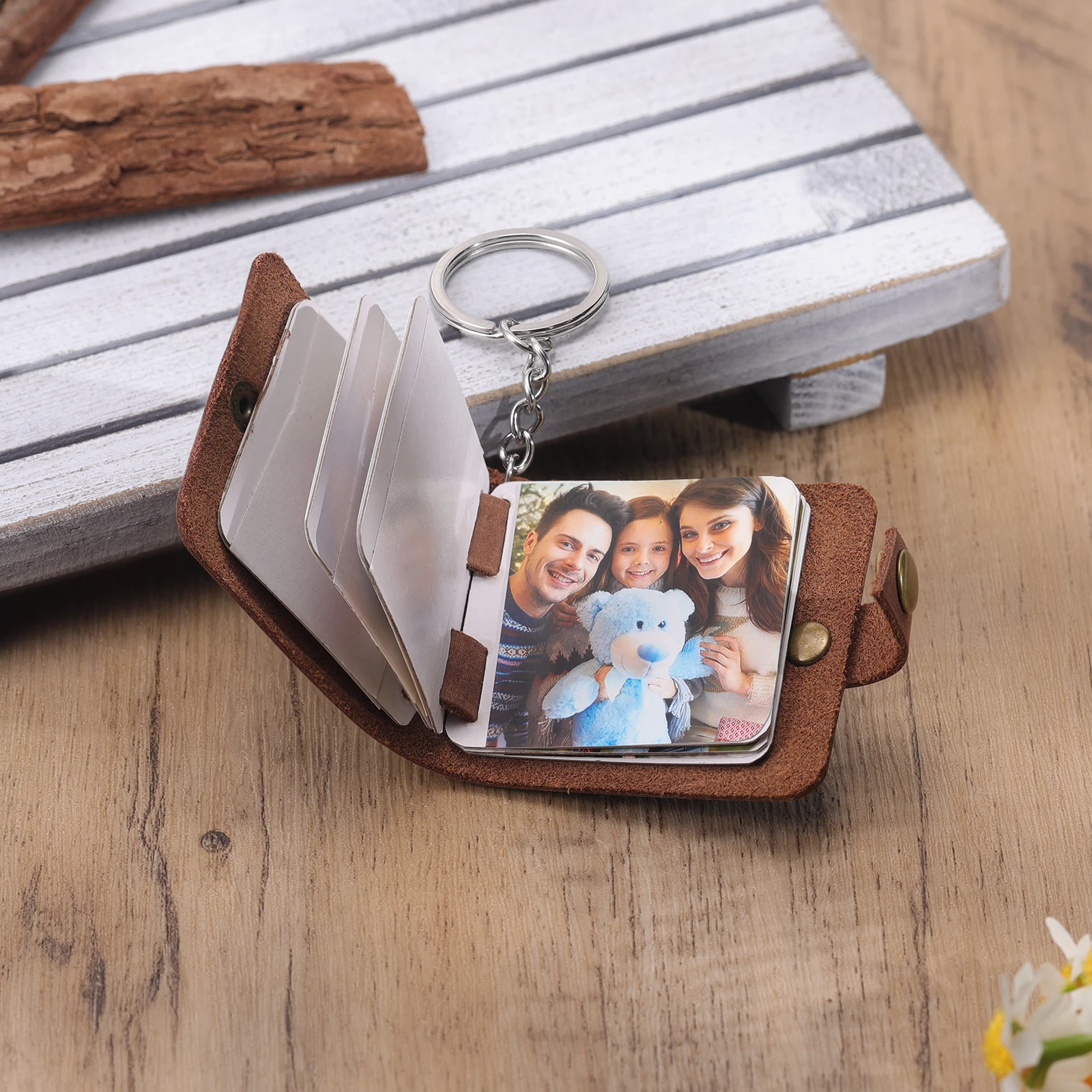 JewelOra Personalized C​ustom Photo Mini Album Keychains for Ladies Vintange Retro Style Brown Paper Picture Keyrings for Women