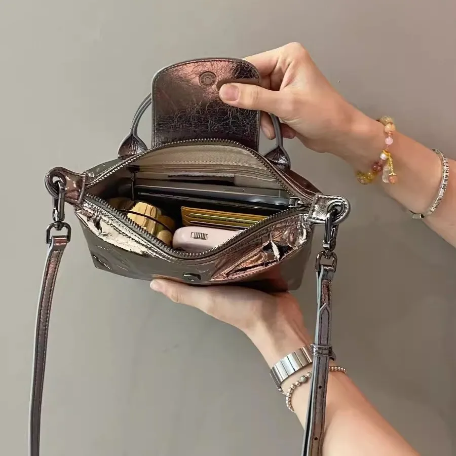 Dumpling Bag 2025 New Women's Fashion Phone Bag Versatile New Summer Silver Textured Shoulder Crossbody Small Pouch