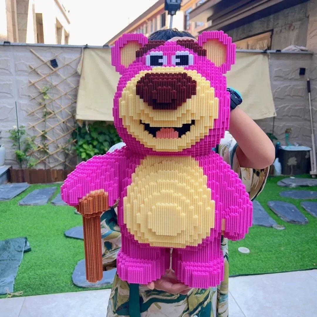 Disney-bloques de construcción de oso de fresa gigante para niños y adultos, juguete 3D de 43cm, bricolaje, para decoración de escritorio, regalo de Navidad, 8500 piezas