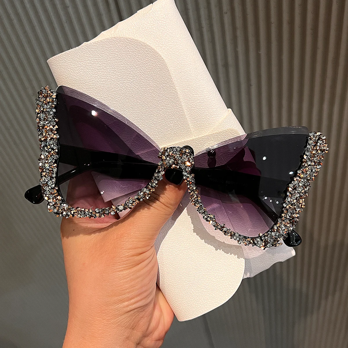 

New Luxury Butterfly sunglasses for woman Summer Outdoor Gradient Lenses Special Design Trendy Sun Glasses lunettes soleil femme