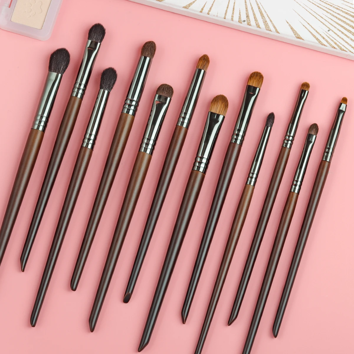 BETHY BEAUTY 12 PCS Eye Makeup Brush Set Goat Hair Shadow Shader Tapered Blending Brush Set Make Up Tools Natural Cosmetic Tools