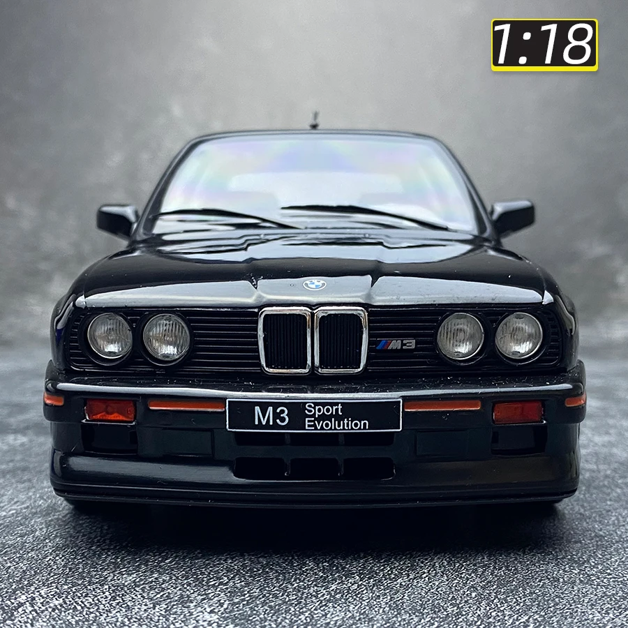 Solido 1:18 scale New BMW M3 E30 1990 alloy car model Modified model Car model Static display Holiday gift collection for friend