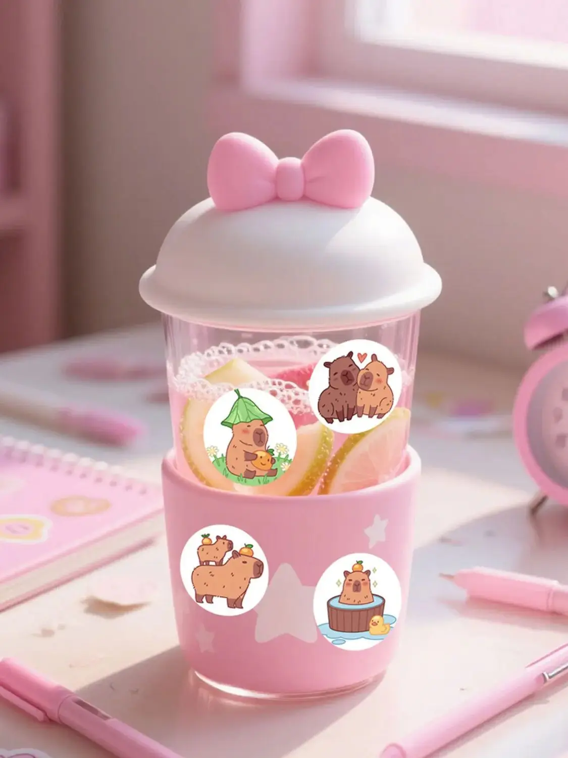 Rouleau d'autocollants Capybara 500 pièces, autocollants animaux et alimentaires en PVC imperméables pour ordinateur portable, bouteille d'eau, téléphone