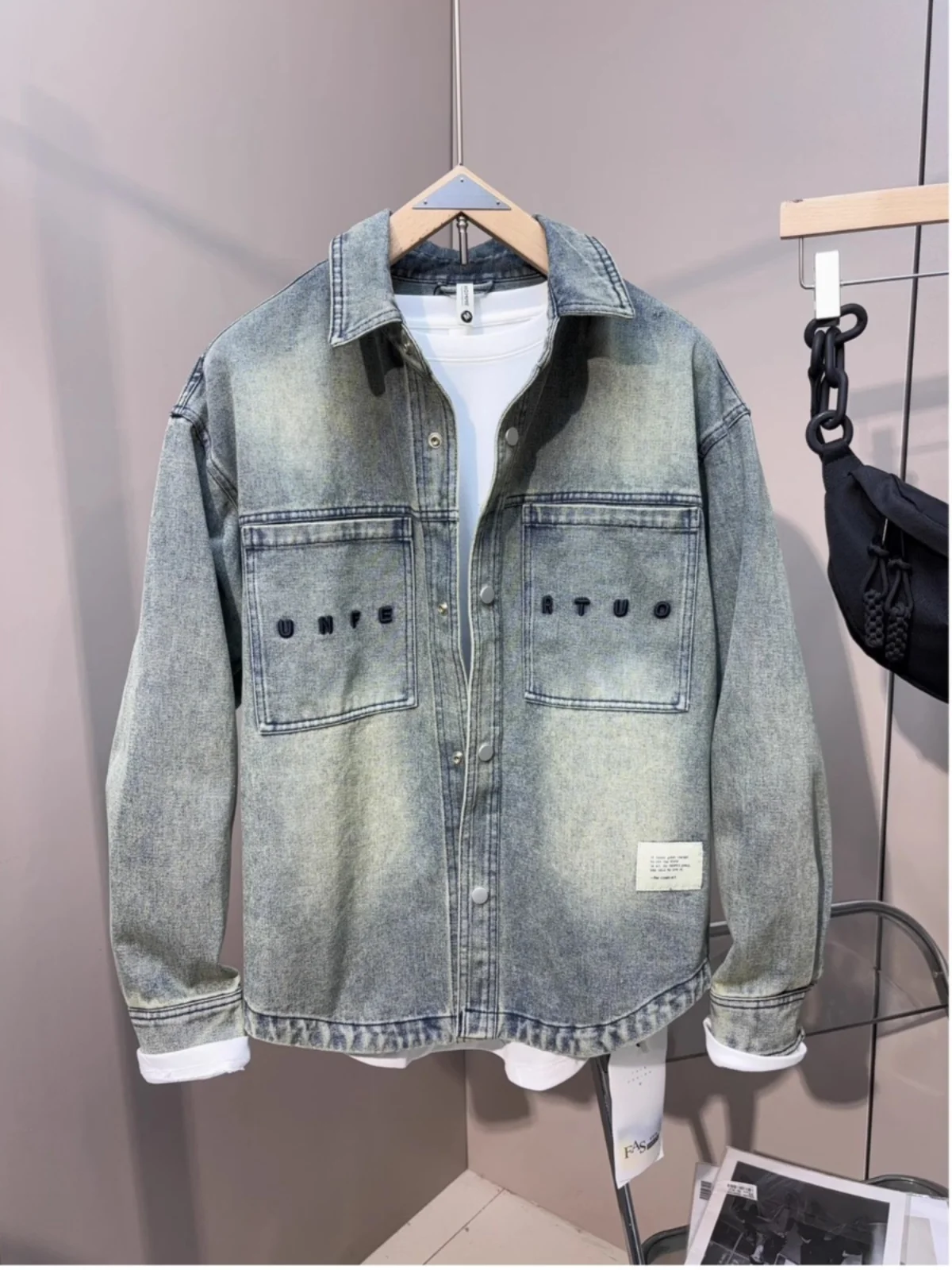 

Мужская джинсовая куртка в стиле ретро, американская, весенне-осенняя, повседневная, с воротником-стойкой, винтажная, приталенная, с длинными рукавами