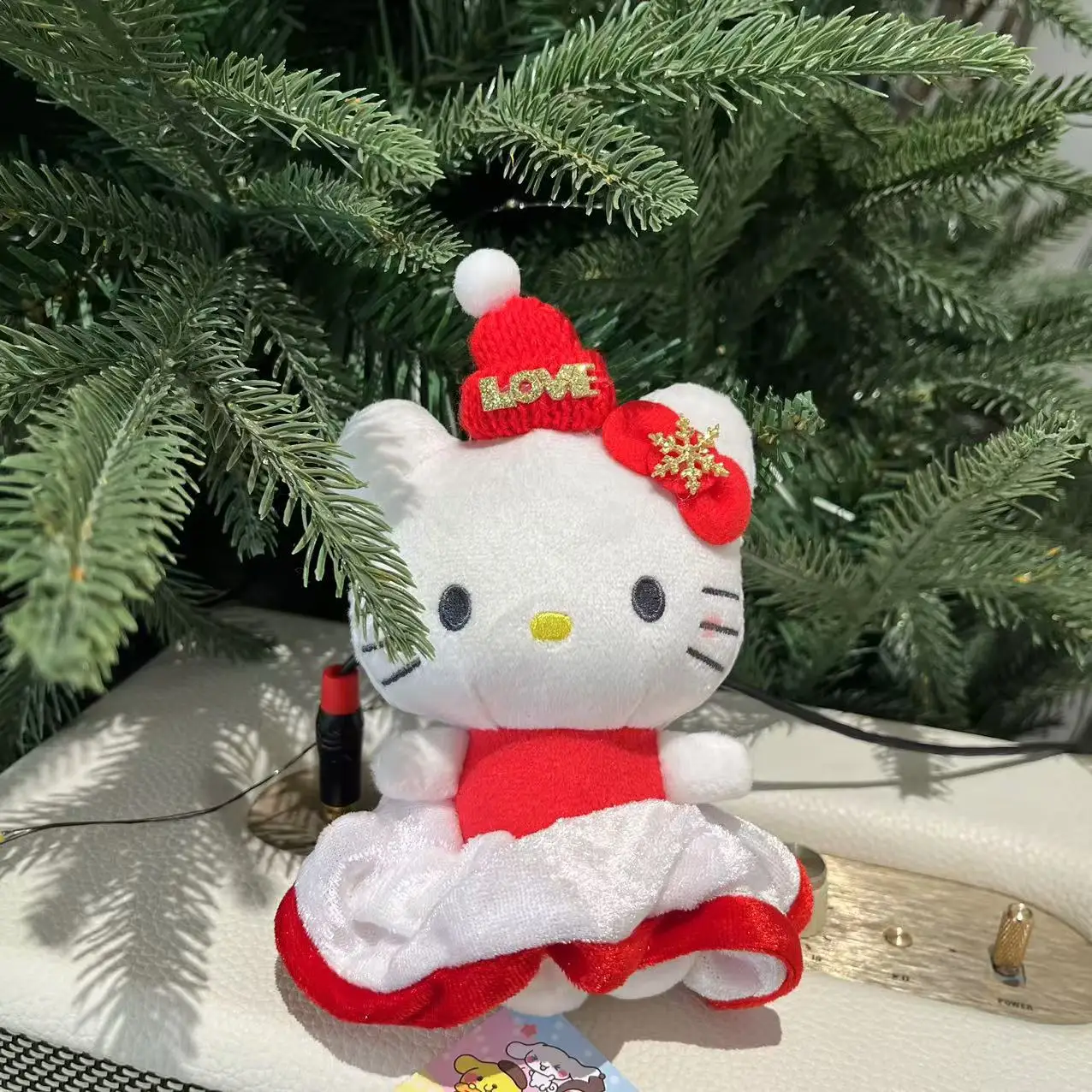 13 cm Sanrio Hello Kitty Plüschtiere KT Hawaiianisches schwarzes Leder Katzenplüschtiere Anhänger Schlüsselanhänger Mädchen Geburtstag Weihnachtsgeschenk