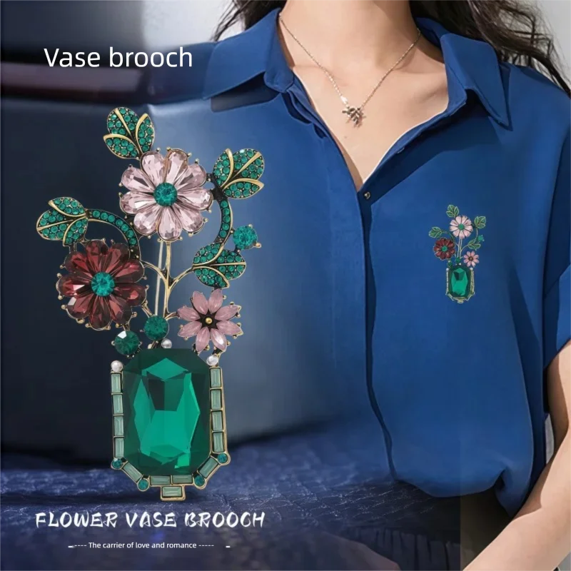 

Luxury Rhinestone Crystal Vase Flower Brooch Pin for Women Girls Elegant Shining Boutique Badge Buckle Party Wedding Jewelry Gif