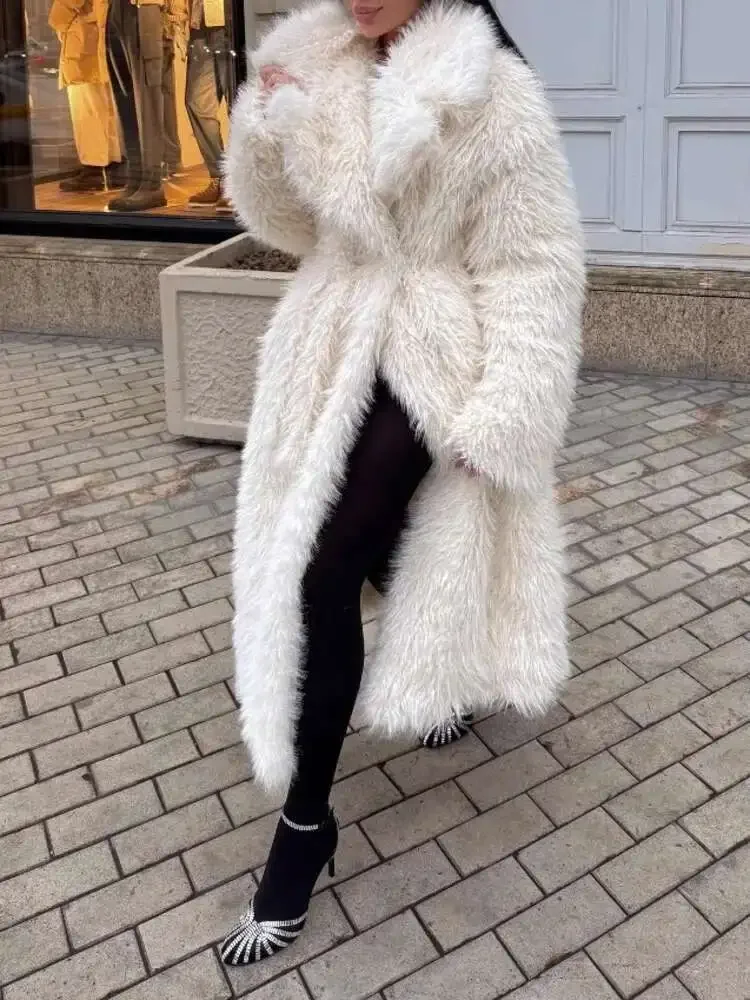 2025 Fashion White Long Outerwear Elegant Temperament Loose Lapel All Match Thick Warm Faux Fur Coat For Women Winter