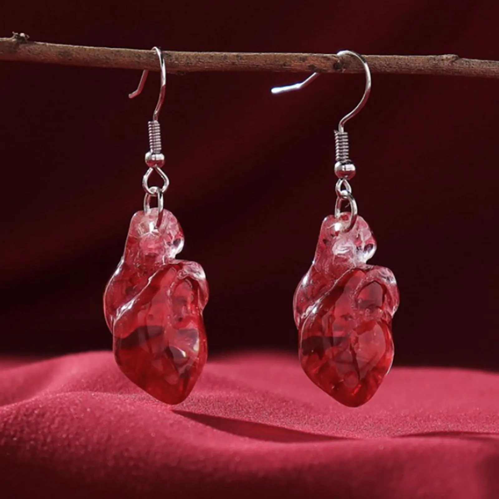 قلادة على شكل قلب من الراتنج ، أقراط فستان هالويون ، الدعائم لثوب المأدبة ، ديكور آذان السفر #1