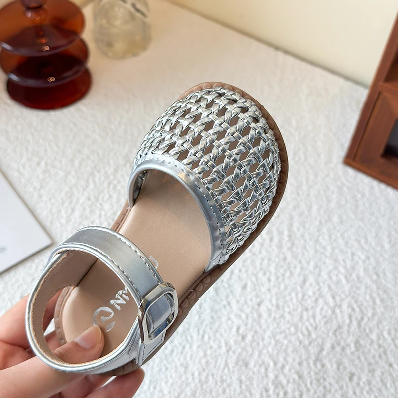 2025 Summer Children Sandals Hollow Out Closed Toe Girls Shoes Soft Sole Breathable Princess Beach Sandals Kids Flat Roman Shoes