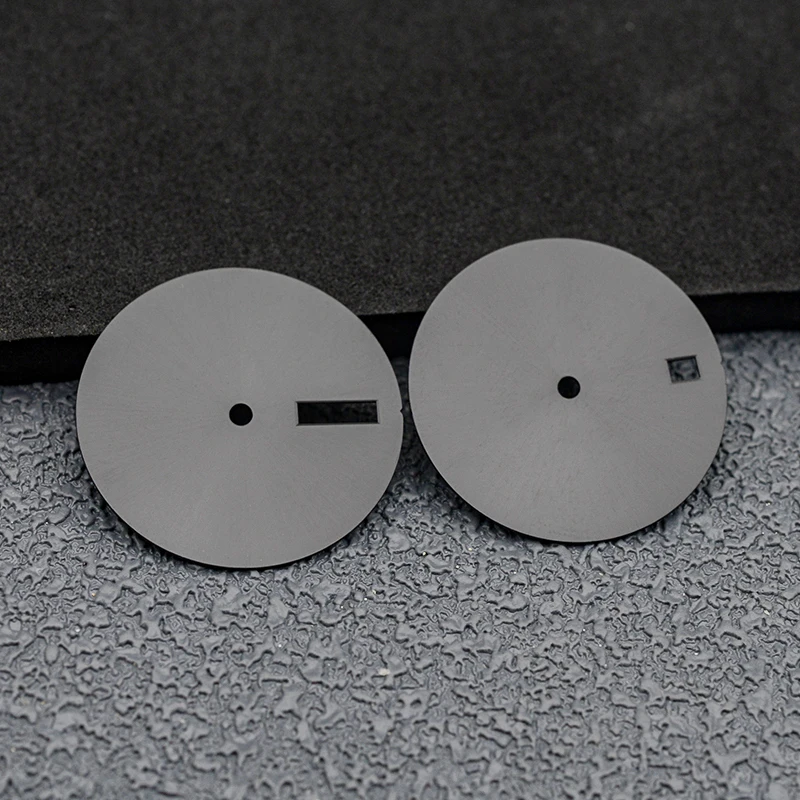 

Black DIY Dial NH35 28.5mm Dial SKX Watches Dial Fits 7002 7S26 NH34 NH35 NH36 4R35 4R36 Movement Men's Wrist Watch Accessories