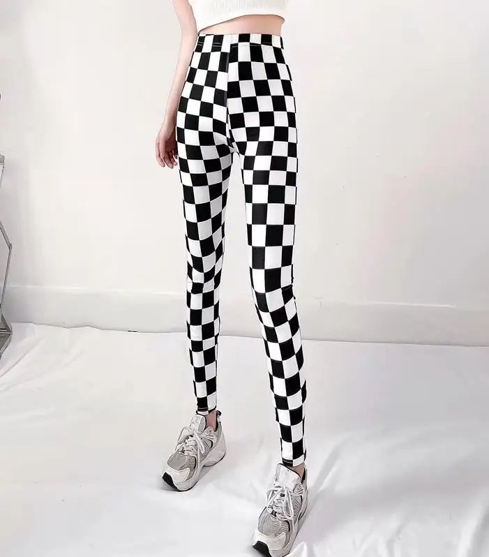 

Летняя новинка: женская сексуальная одежда в стиле «дерзкой девушки» с вырезами, объемными бабочками и открытым пупком.