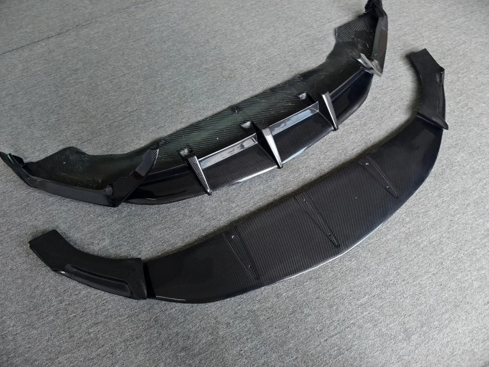 T-style Carbon Fiber Front Lip Two-piece Set for 22-24 Lamborghini URUS S Upgraded Body Kit