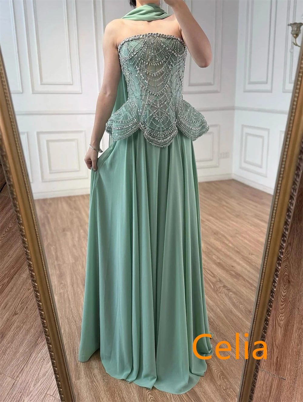 Customized Charming Green Chiffon Evening Dress Soft  Strapless Sleeveless Homecoming Dresses Luxury Special Occasion Gowns