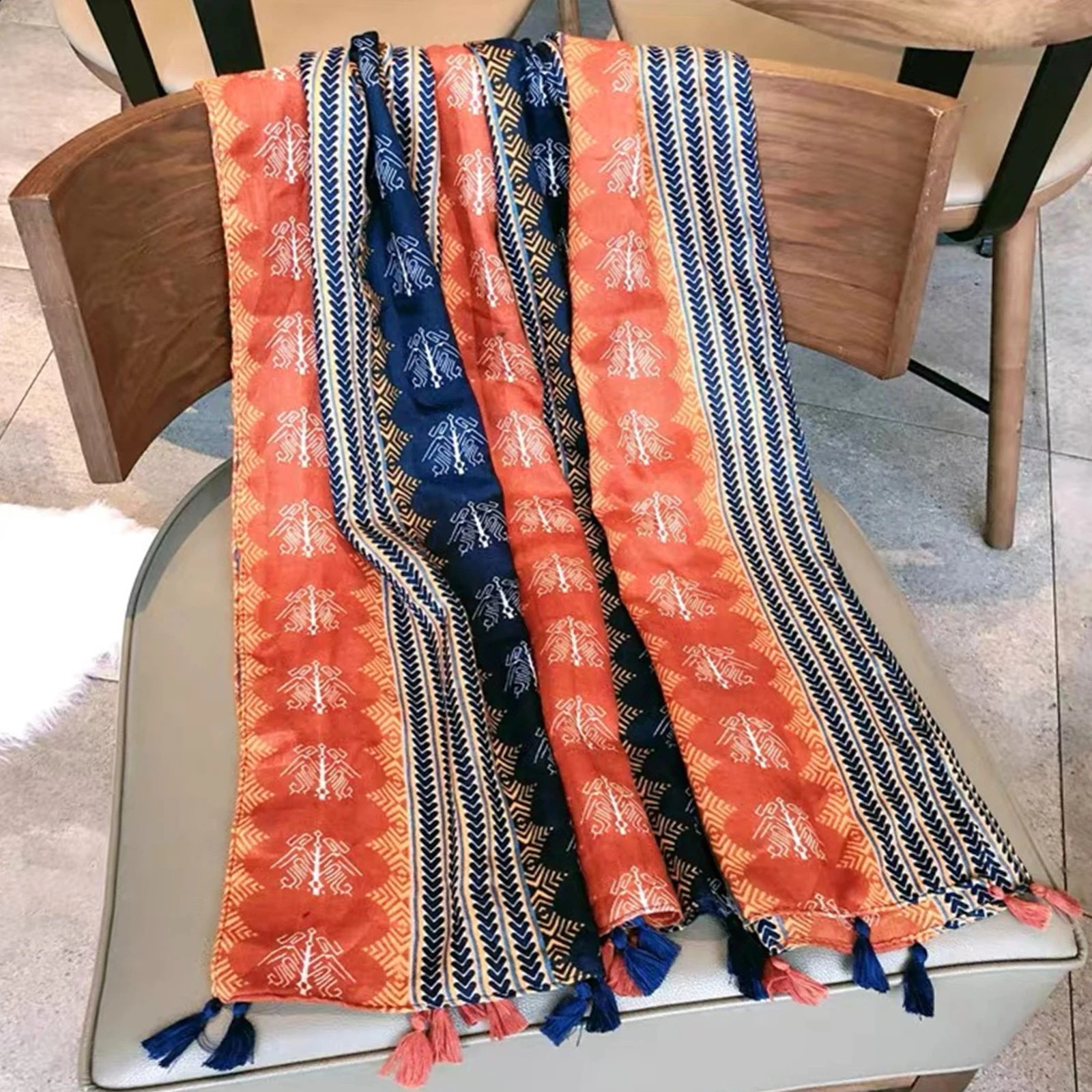 Foulard musulmano con stampa alla moda, telo mare femminile in cotone e lino, gli scialli con nappe quattro stagioni, bandana di lusso 180*85cm