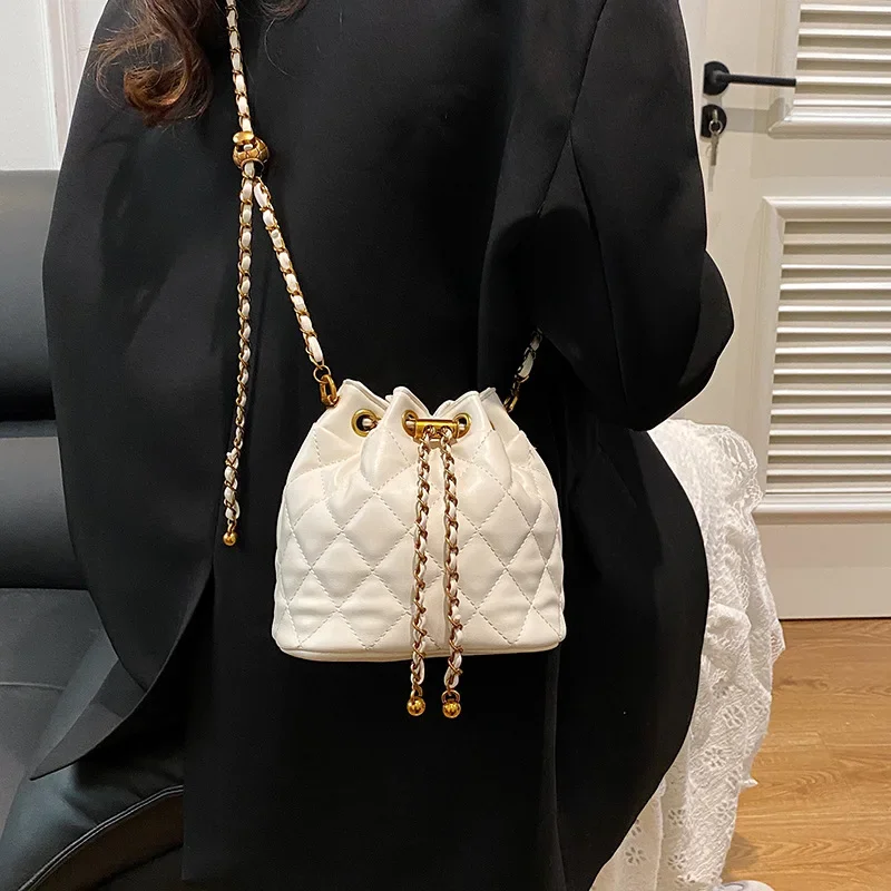 

2025 Новинка! Сумка-ведро с тиснением ромба | Модный цветной блок | Нишевая элитная эстетика | Кожаная сумка через плечо премиум-класса