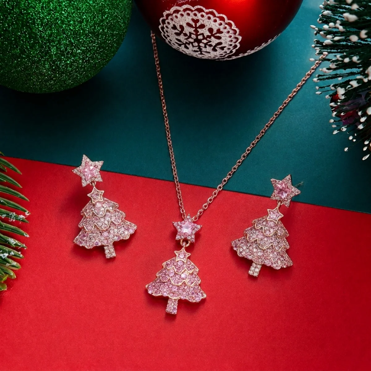 Glitzerndes, vollrosa Strass-Weihnachtsbaum-Halsketten- und Ohrring-Set für Damen, zartes, süßes Stern-Weihnachtsbaum-Schmuckset für Neujahr. – Detail 21
