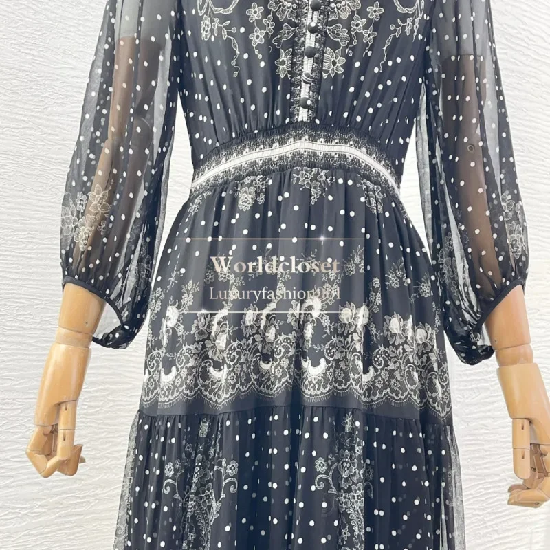 Schwarzes Midikleid mit Blumendruck, Rüschen, 3/4-Ärmeln, Faltensaum, 2025, Seide