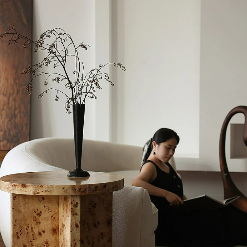 

Металлическая винтажная маленькая ваза черная высокая для цветов, настольный японский держатель для веток в стиле икебана, декор для гостиной и прихожей