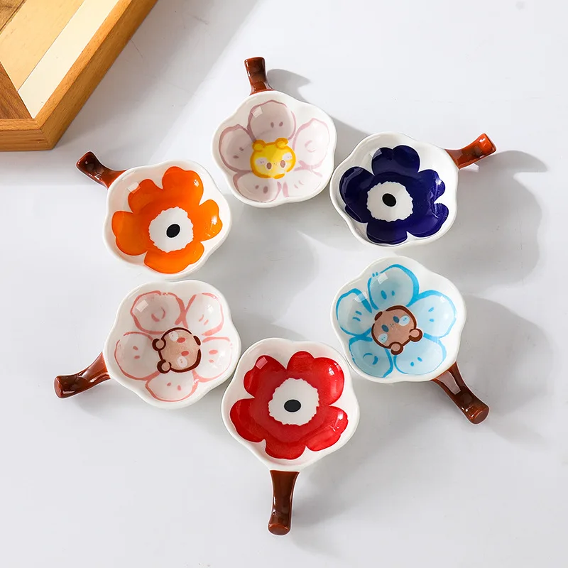 Vintage Ceramic Craft Dish Flower Shaped Small Dish Creative Dipping Sauce Small Dish Transformed Dish Chopstick Holder Gift