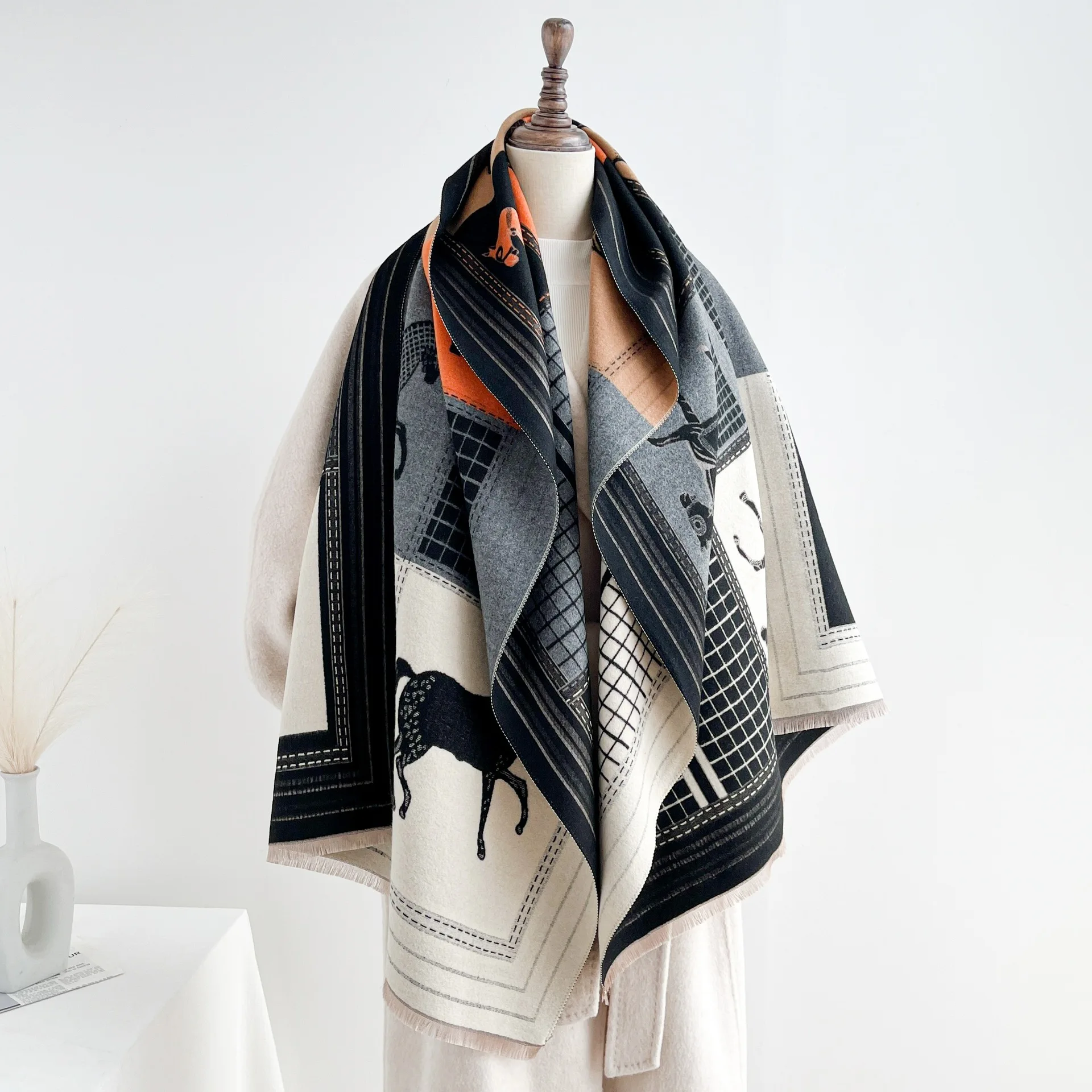 الكشمير السميك مثل وشاح المرأة المألوف شيك نمط الدفء كومة اللون تصميم فاخر يشعر طويل الحجم موسم الشتاء