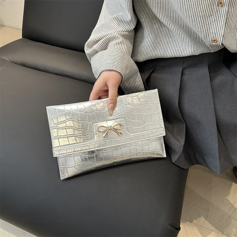 

Сумка подмышки в корейском стиле 2021, нишевый квадратный кошелек для женщин, минималистичный клатч, эстетичная сумка на плечо, шикарная сумка «день-ночь» ​