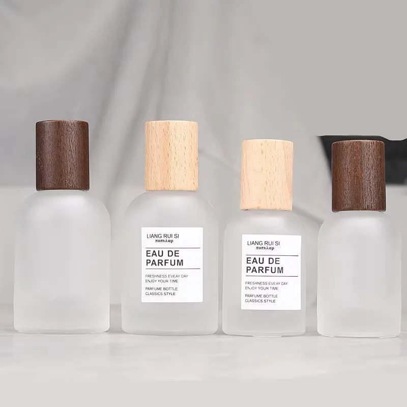 

60pcs 30ml 50ml Matte Refillable Perfume Empty Bottle Glass Spray Bottle With Walnut & Beech Wooden Lid