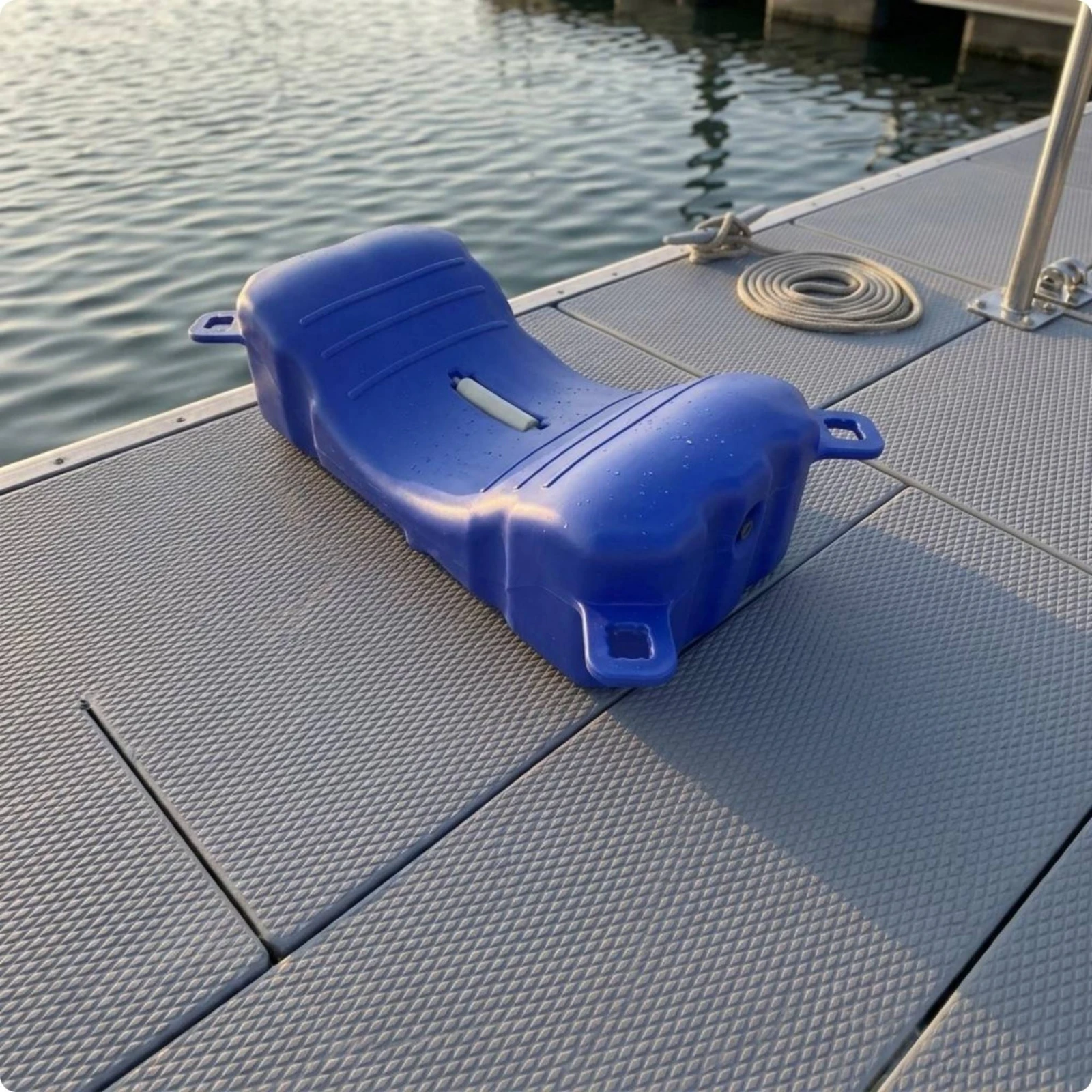 

Personal Watercraft Slide Channel Molded Plastic Floating Platform Dock Platform Side Handles Solid