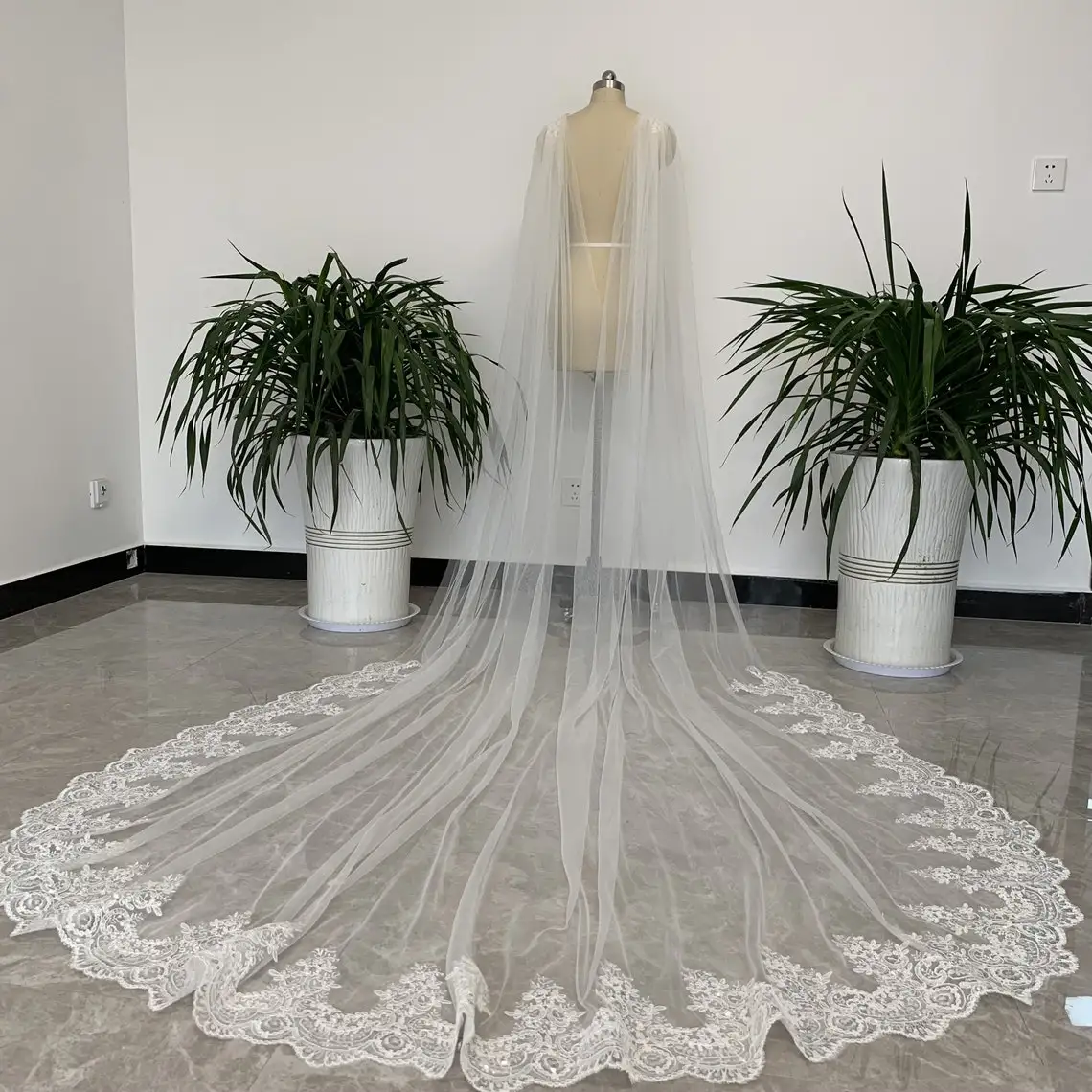 Bruiloft Sluier Kathedraal Cape Sluier Bridal Sequinslace Schouder Veils Tulle Bruiloft Accessoires Mantel