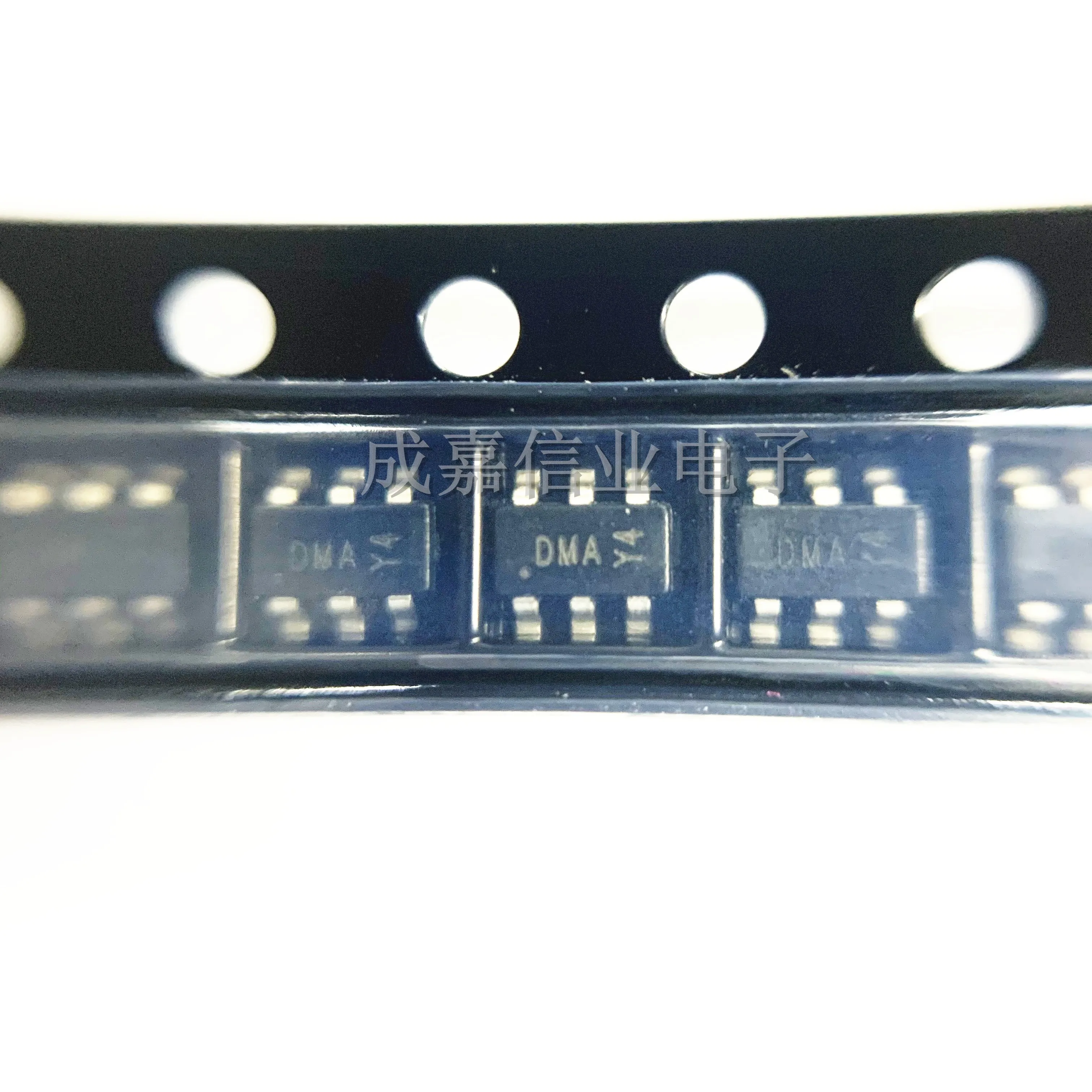 

10pcs/Lot DMP3056LDM-7 SOT-26-6 MARKING;DMA MOSFET P-Channel 1.25W 30V 4.3A Gate-Source Voltage: - 25 V, + 25 V