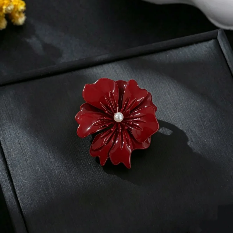 Vintage Classic Red Brooch, Double-layer Flower Pin, Light Luxury and High-end Suit Accessory Corsage