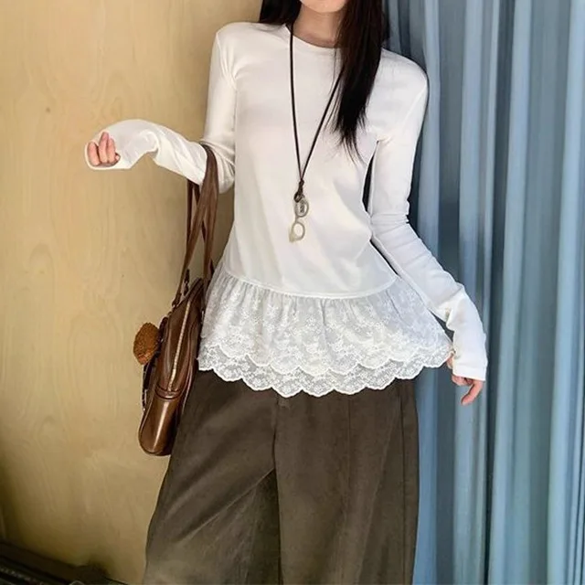 

White Lace Trim Inner Layer Base Shirt For Women 2026 Autumn Winter Layered Korean Fashion Long Sleeve T-Shirt Small Top