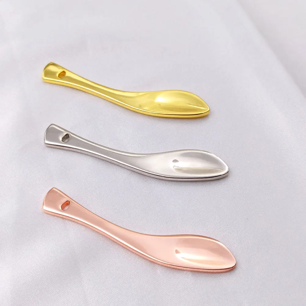ชุด 4 ชิ้น อุปกรณ์ตักครีมบำรุงผิวหน้า สำหรับผู้หญิง ใช้ทาครีมได้สม่ำเสมอ ช้อนสำหรับเครื่องสำอาง อุปกรณ์ทาครีมบำรุงรอบดวงตา