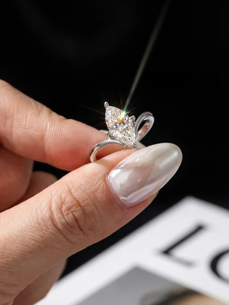 Glänzender 1CT klassischer, zertifizierter Marquise-Moissanit-Diamant-Verlobungsring für Damen, modischer Hochzeits-Schmuck von hoher Qualität – Detail 2
