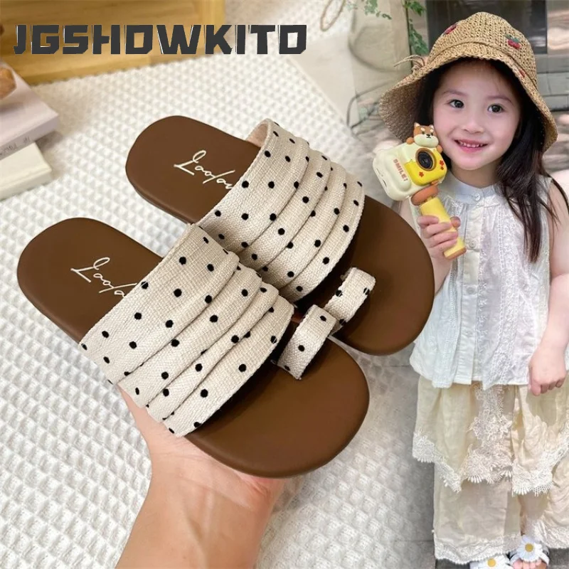 

JGSHOWKITO Summer Children's Pleated Slippers Outdoor Fashion Kids Polka Dot Flat Slippers Soft Non-slip Girls Beach Flip Flops