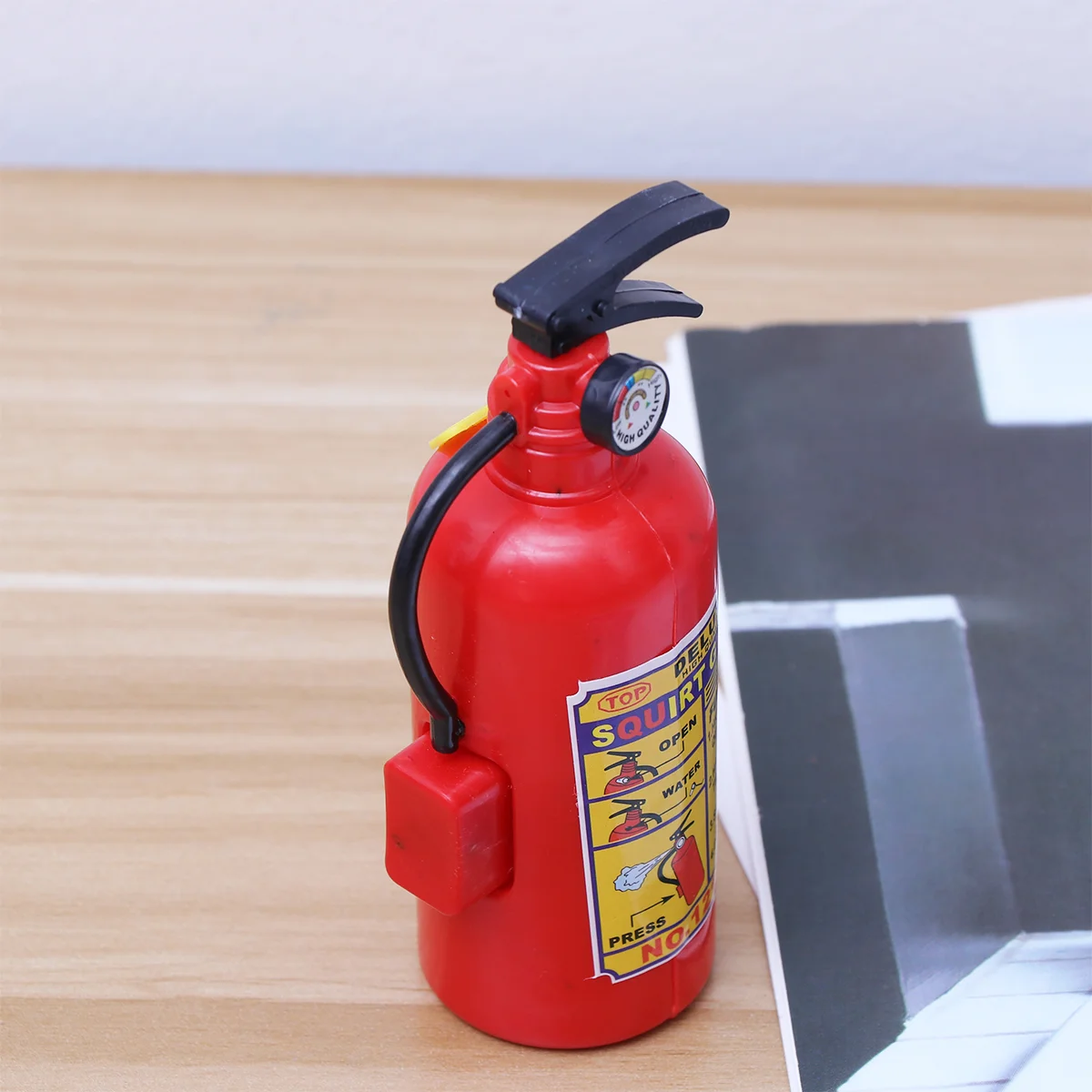 Water Squirter Toys for Kids Outdoor Mini Fire Extinguisher Funny Soaker