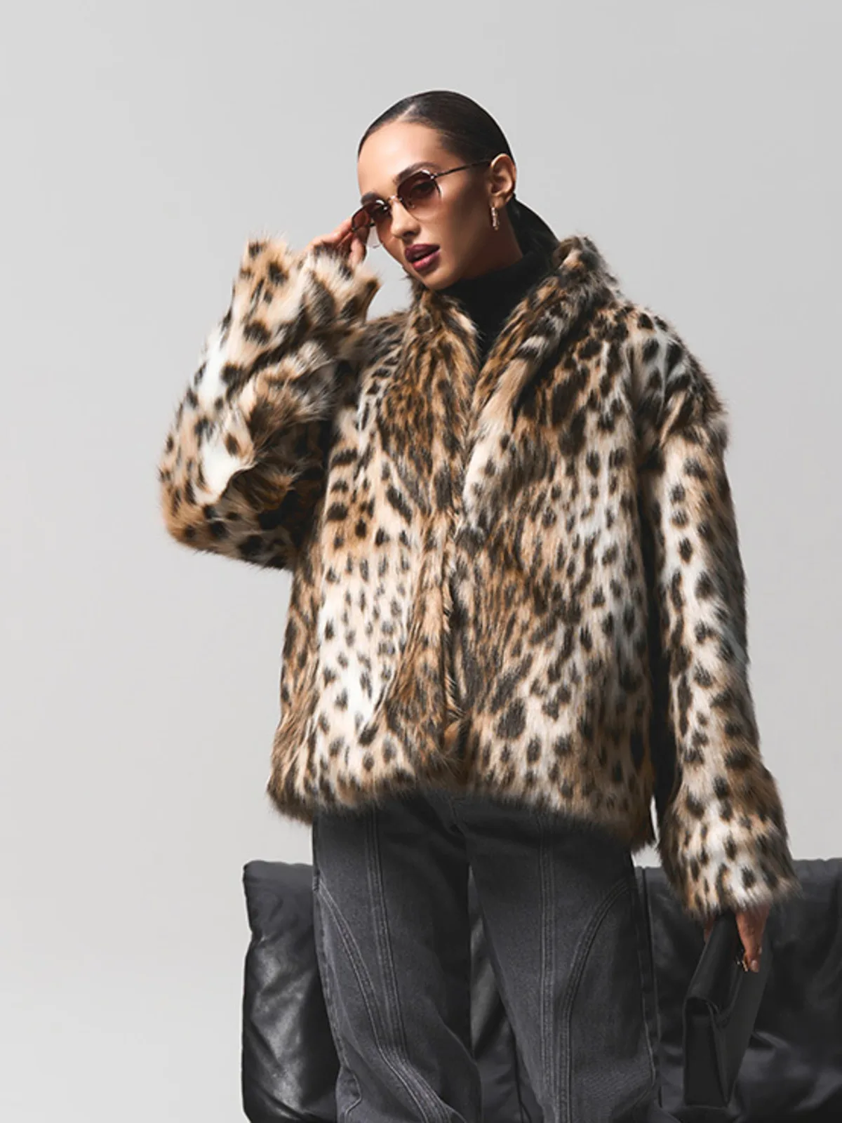 DFDG Women 2026 Leopard Print Faux Fur Jacket Wide Lapel Collar Shaggy Fluffy Short Luxury Winter Street Outerwear Fur Coat