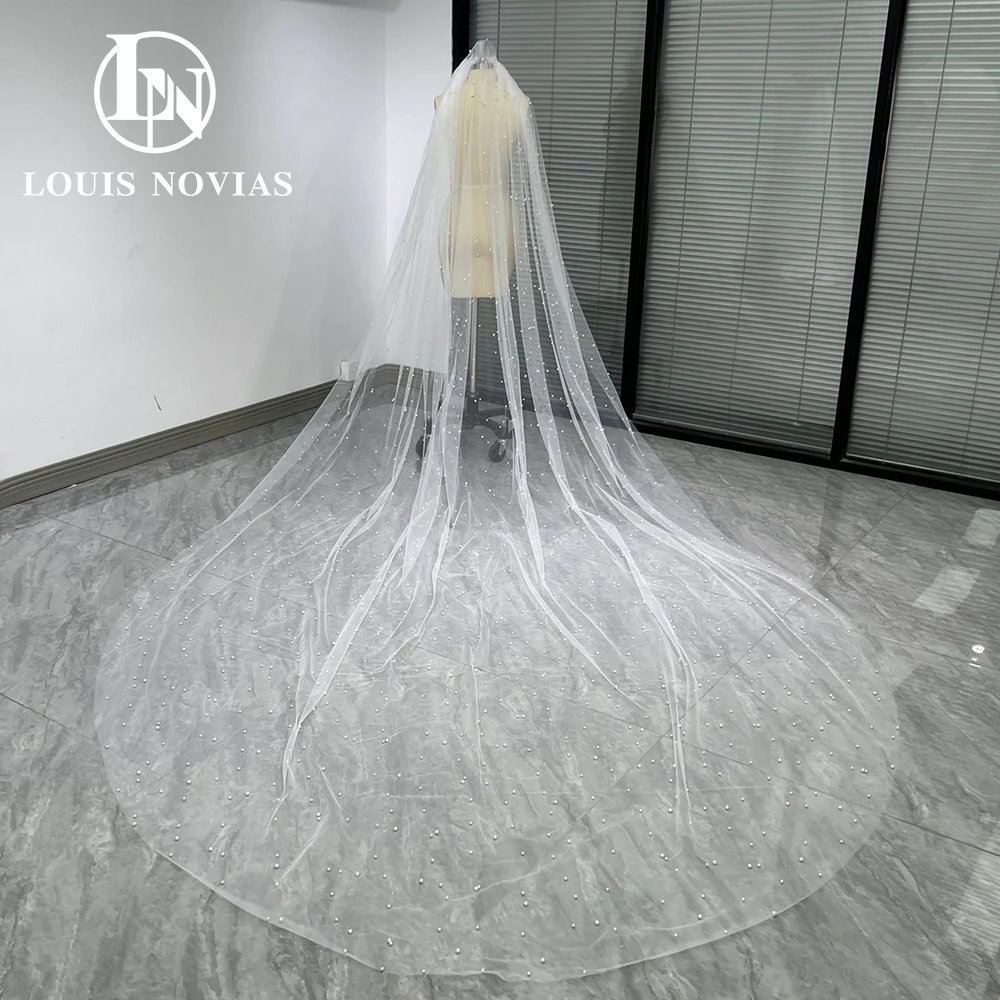 

LOUIS NOVIAS Beaded Embellishment Customized Wedding Veil Long Bridal Veils